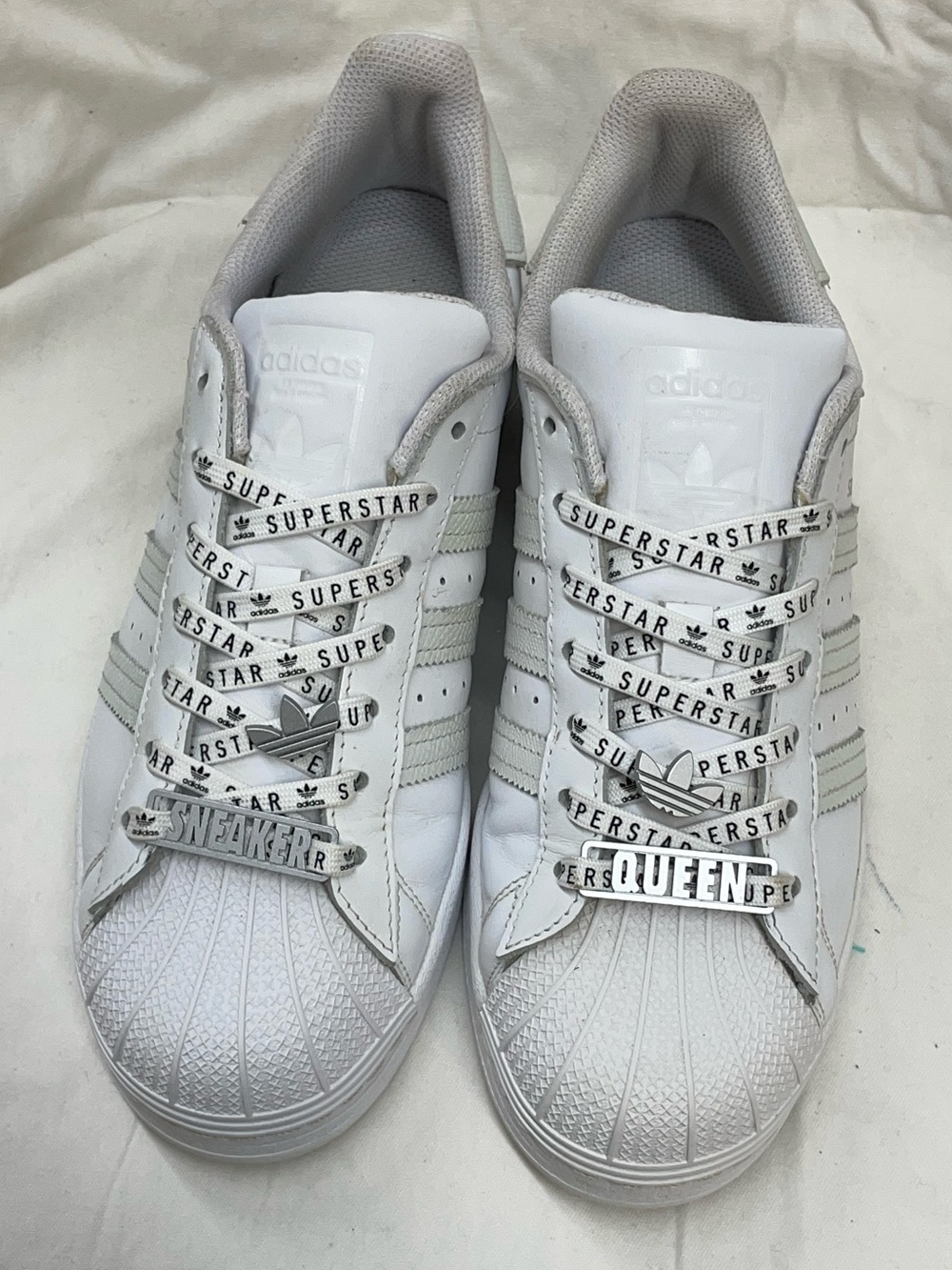 adidas White Superstar sneaker queen Sneakers with Branded Laces sz 8.5